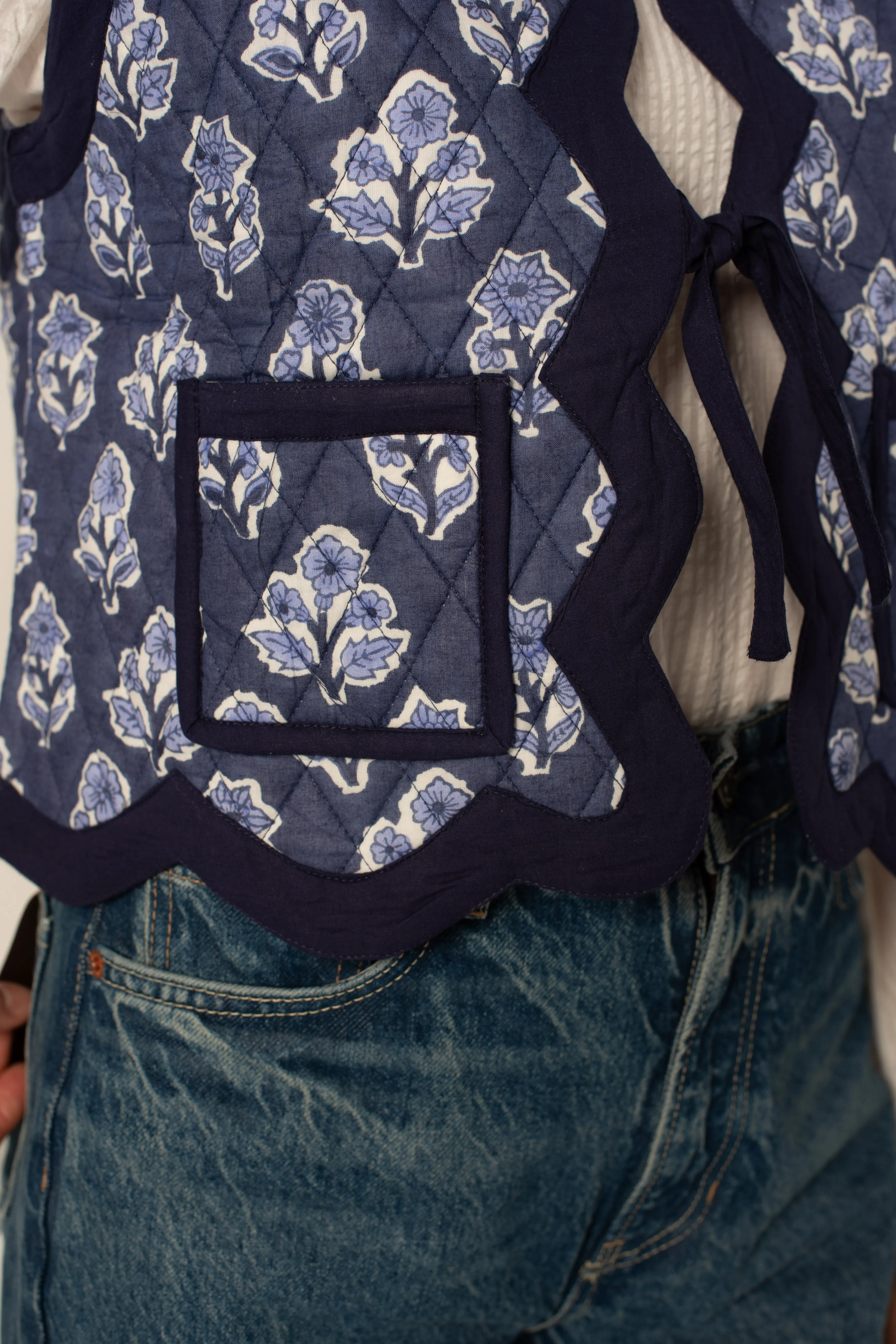 Celeste Vest Navy Floral