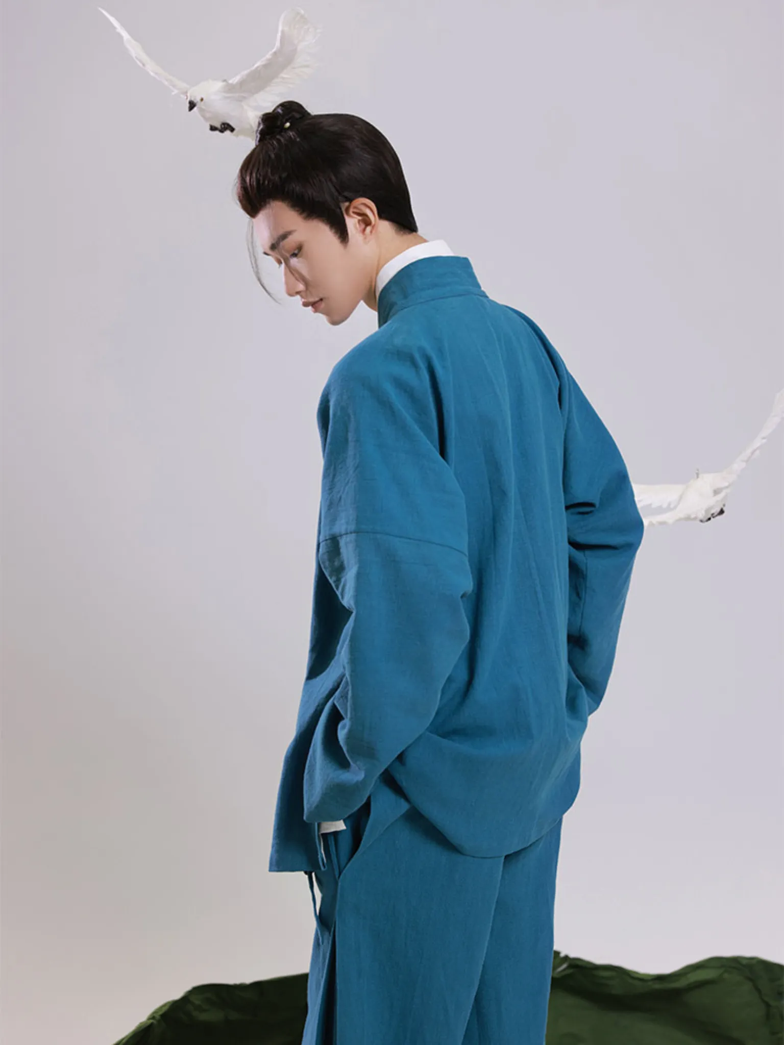 Dian Lan 靛蓝 Indigo Modernized Song Dynasty Unisex Ramie Plant Jiaoling Shan & Trousers Set